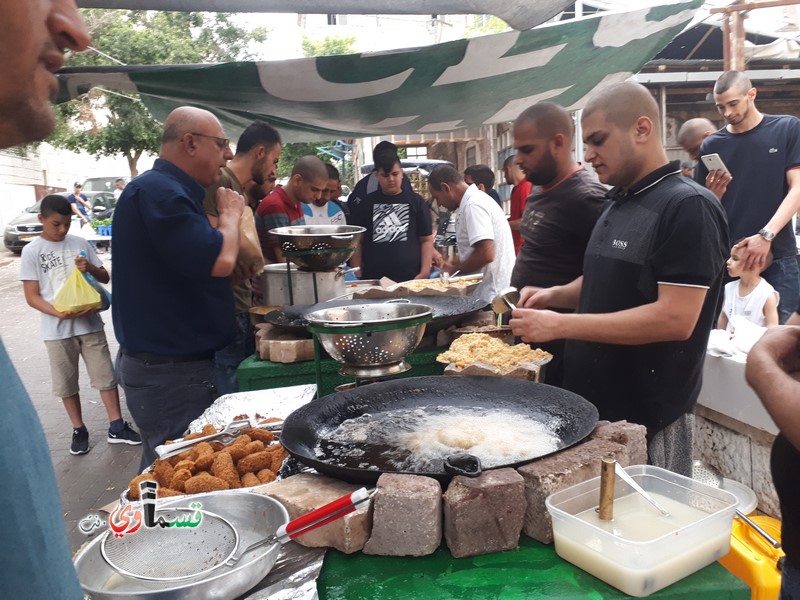فيديو: أجواء رمضانية في سوق رمضان التقليدي في ميدان ابي بكر الصديق وتوافد وازدحام في اليوم الأول